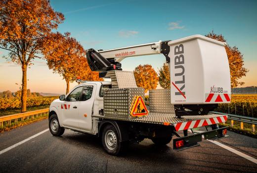 KLUBB new product: Aerial work platform K26 mounted on pick-up Nissan Navara