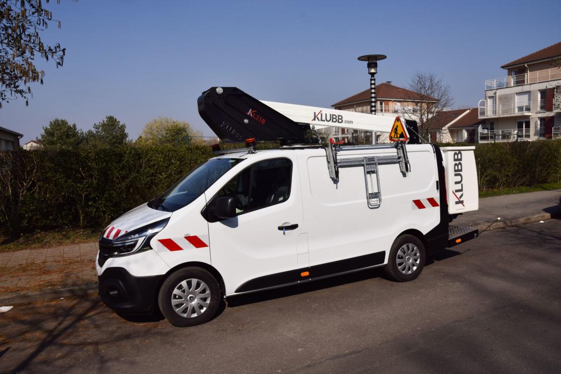 kl21b aerial work platform on van