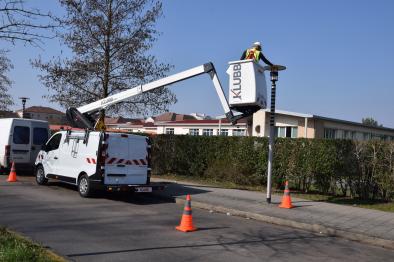 kl21b aerial work platform on van